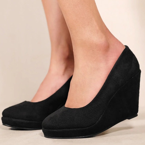 Shoes - Elegant Black Wedge Heels
